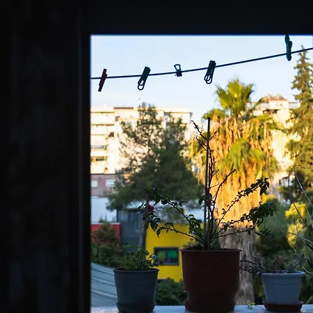 Tranquil Urban Space טיראנה