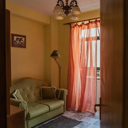 Apartment Tranquil Urban Space